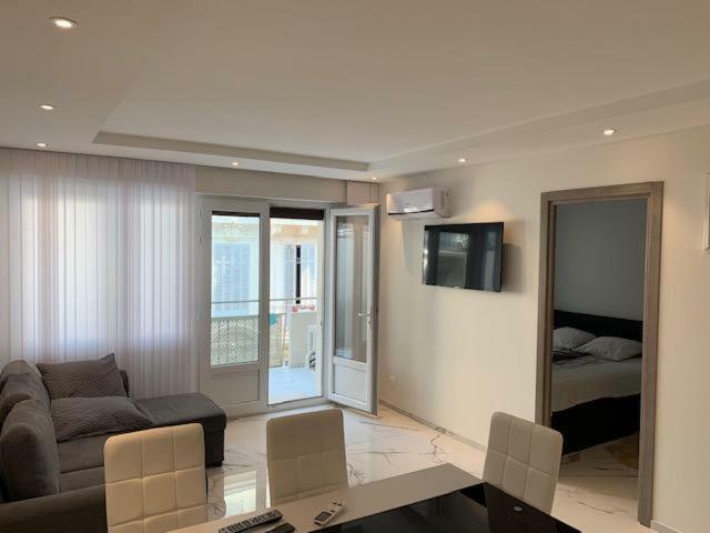Le Palladium Cannes Bagian luar foto